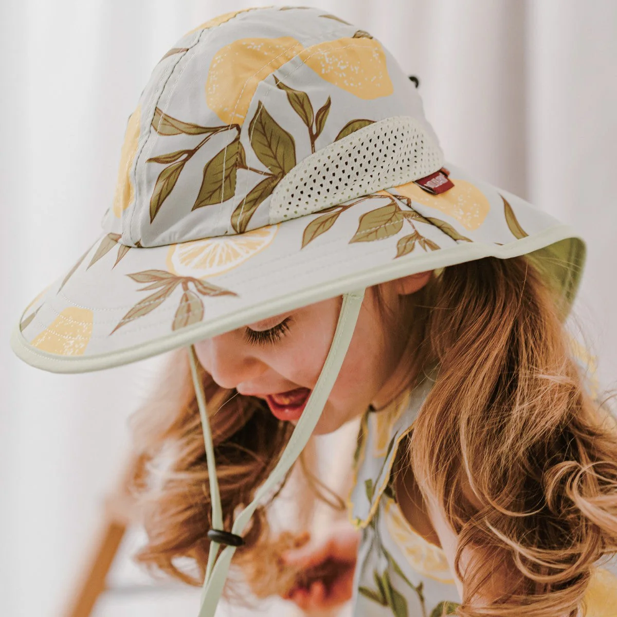 Milkbarn Goose Sun Safety Play Hat - Image 10