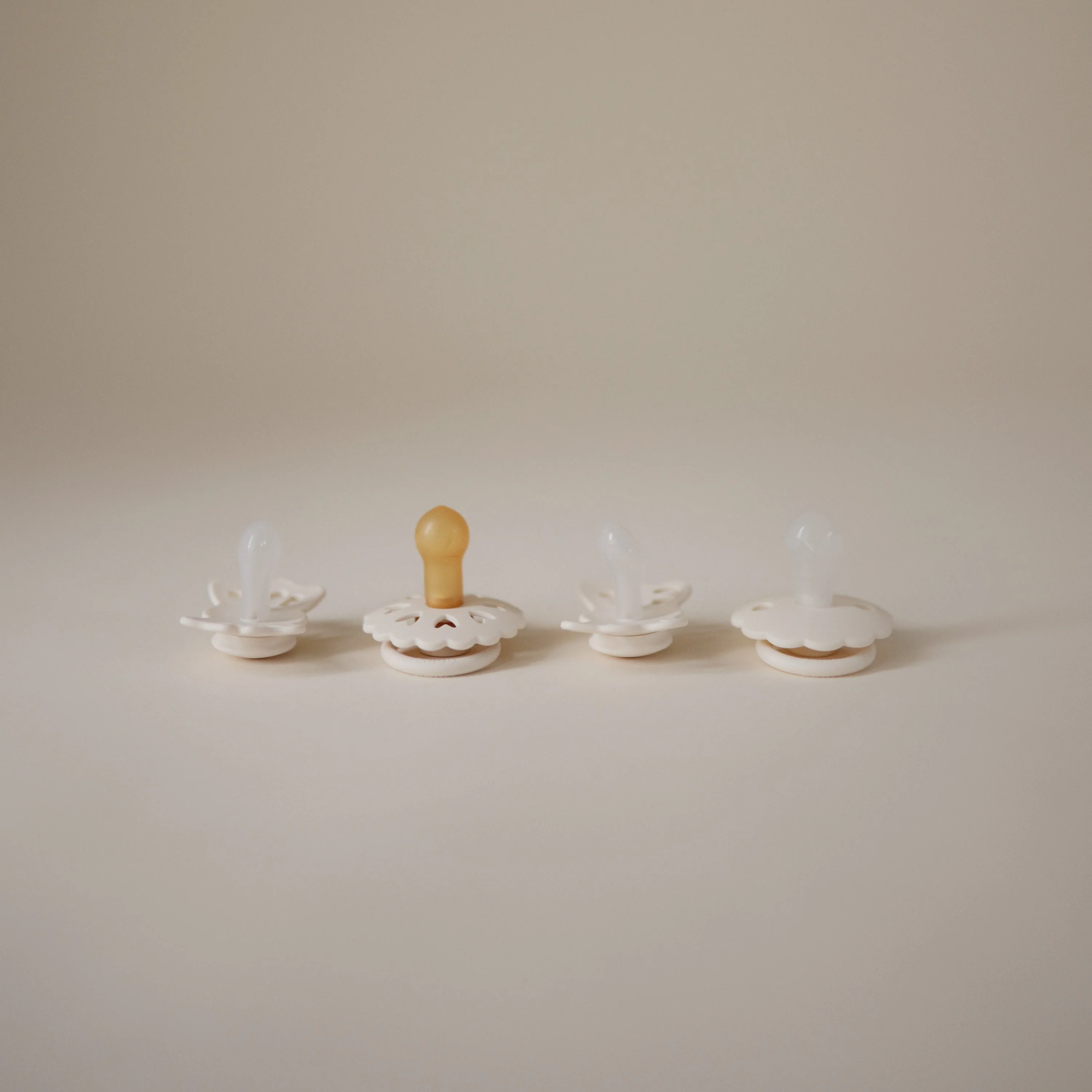 Mushie FRIGG Baby's First Pacifier Floral Heart (Cream) 4-Pack - Image 9