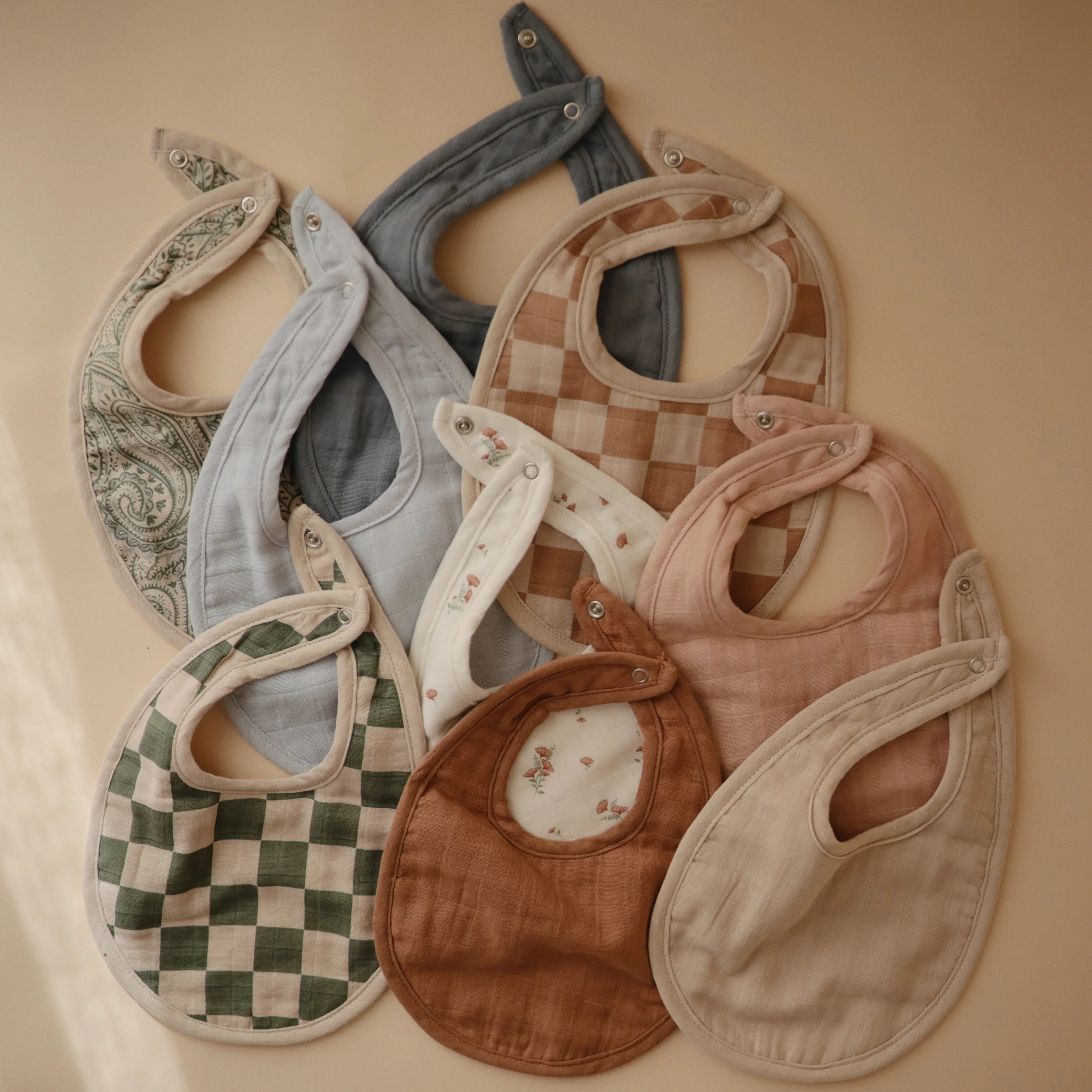 Mushie Muslin Bib - Image 9