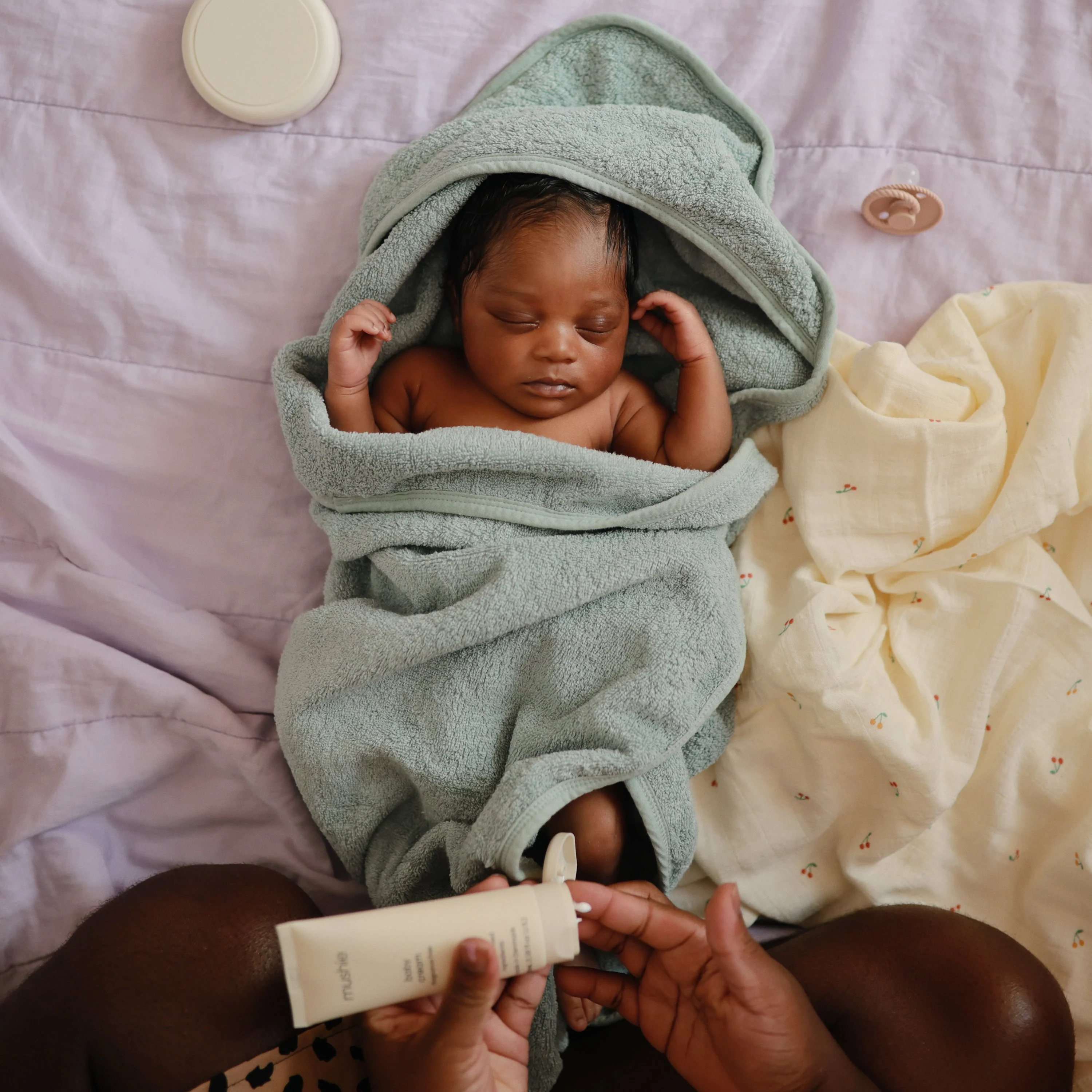 Mushie Organic Cotton Baby Hooded Towel - Image 28