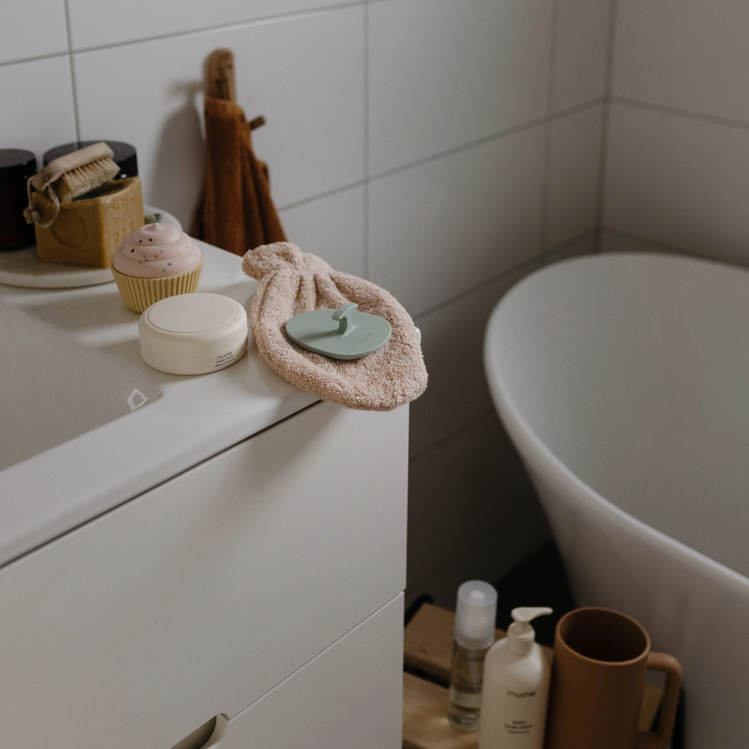 Mushie Organic Cotton Bath Mitt - Image 12