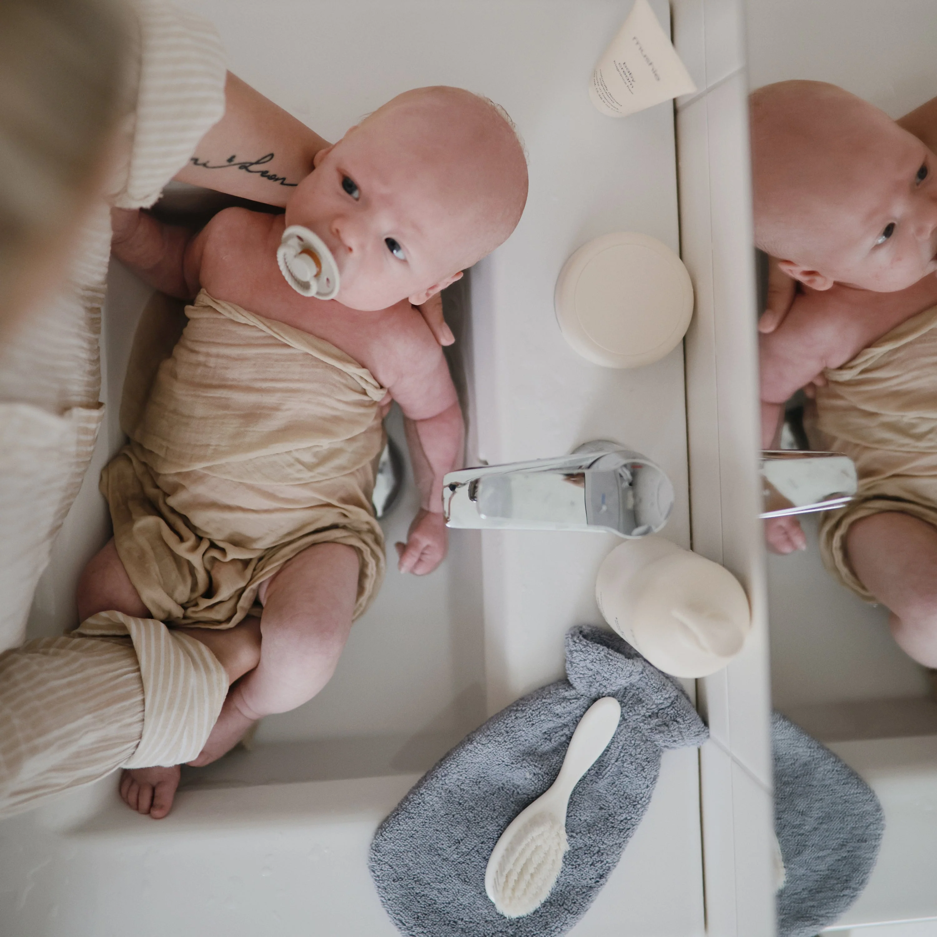 Mushie Organic Cotton Bath Mitt - Image 16