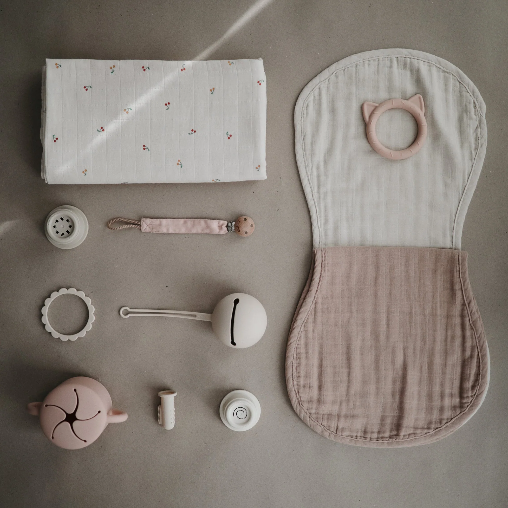Mushie Organic Cotton Muslin Burp Cloth 2-Pack - Image 33