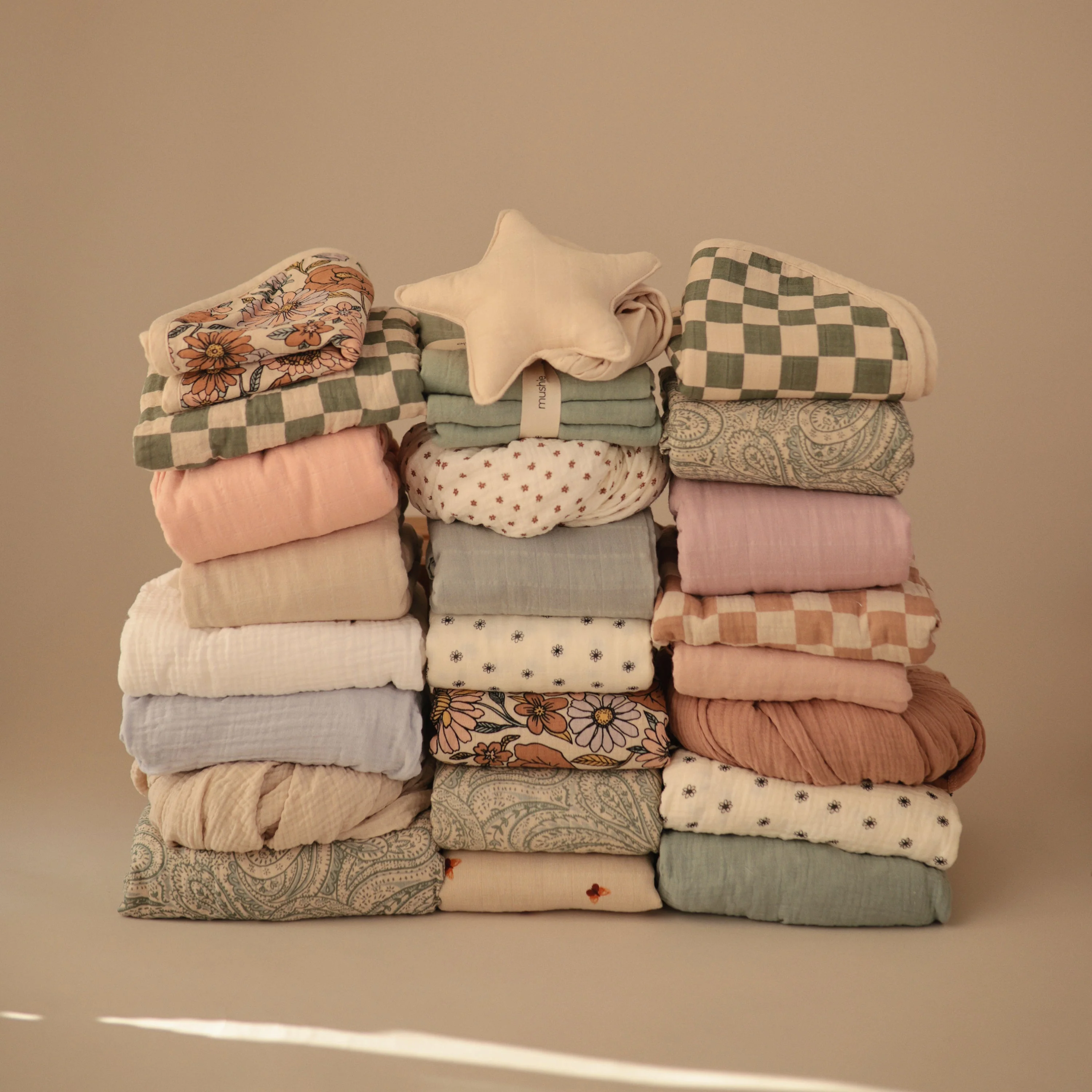Mushie Organic Cotton Muslin Burp Cloth 2-Pack - Image 55