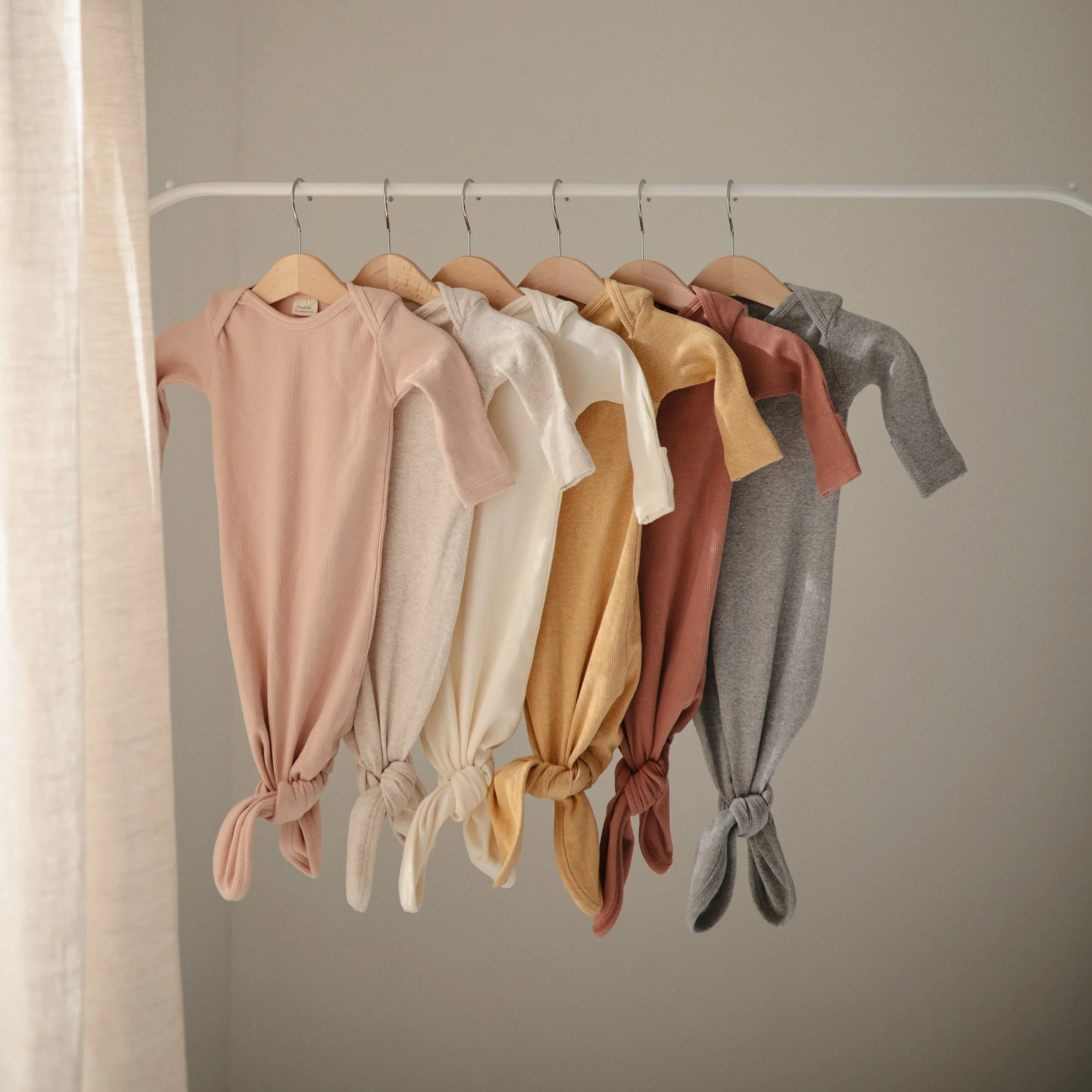 Mushie Ribbed Knotted Baby Gown + Beanie Set - Image 5
