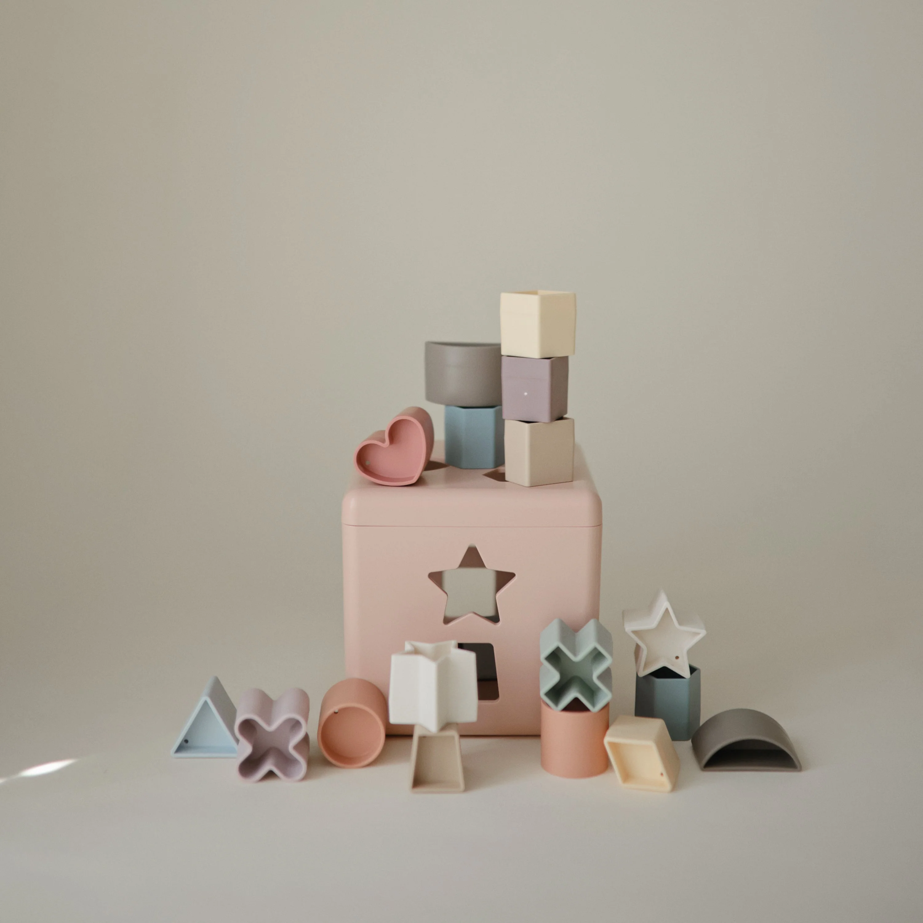 Mushie Shape Sorting Box - Image 11