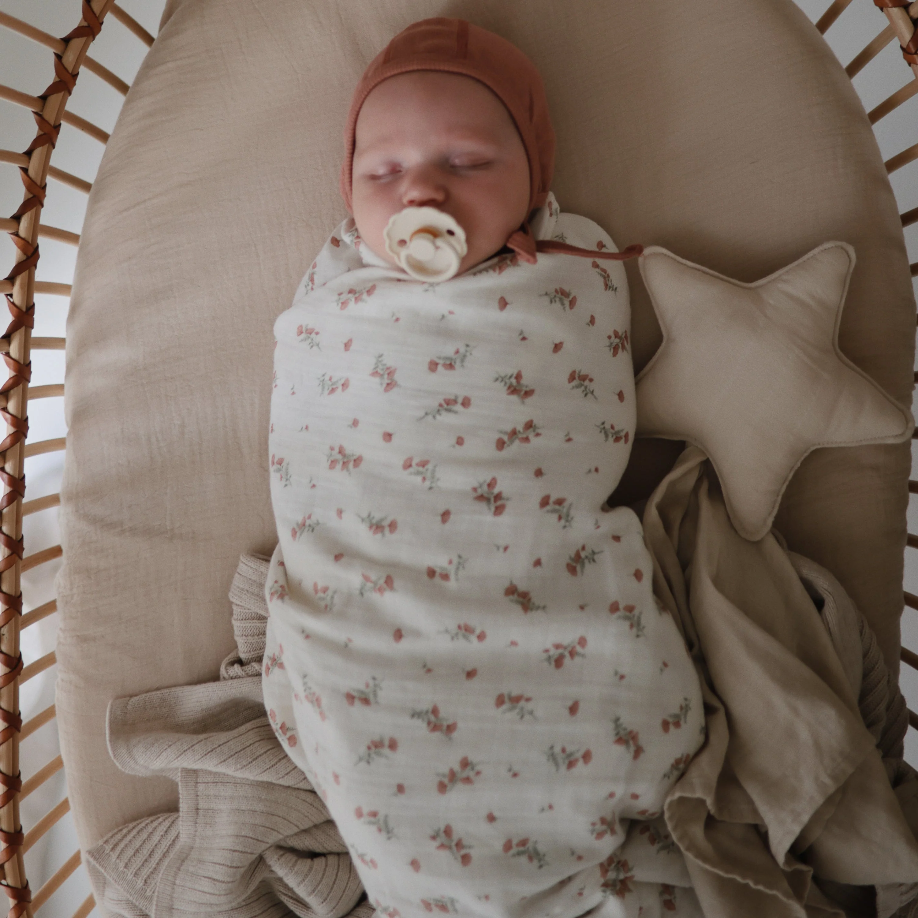 Mushie Star Lovey Blanket - Image 9