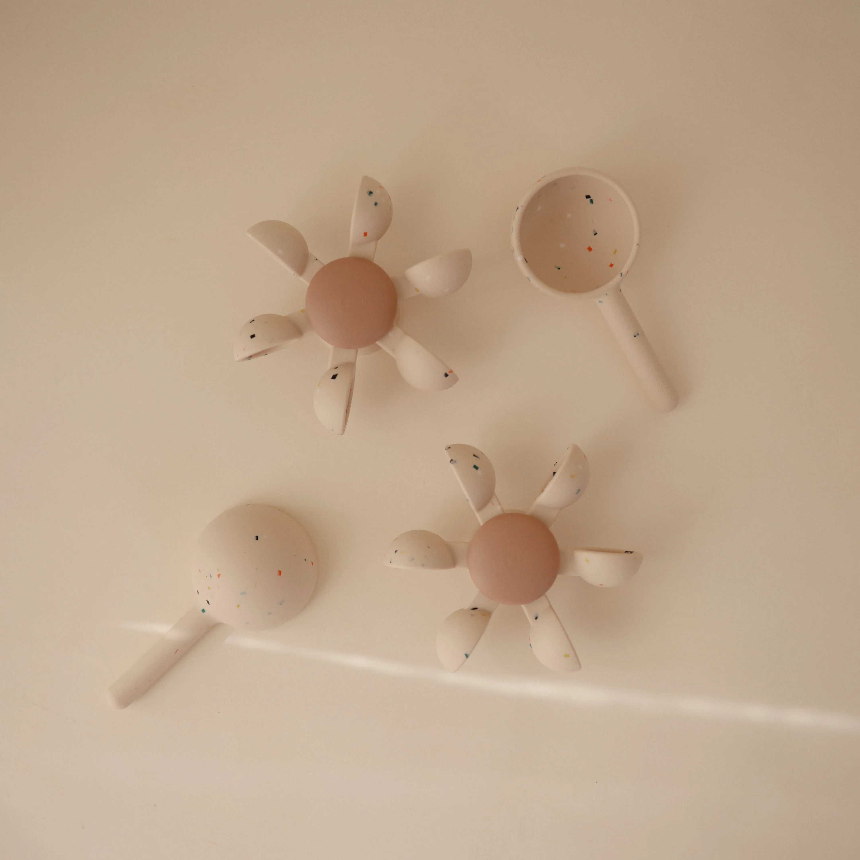 Mushie Water Wheel Bath Toy - Image 8