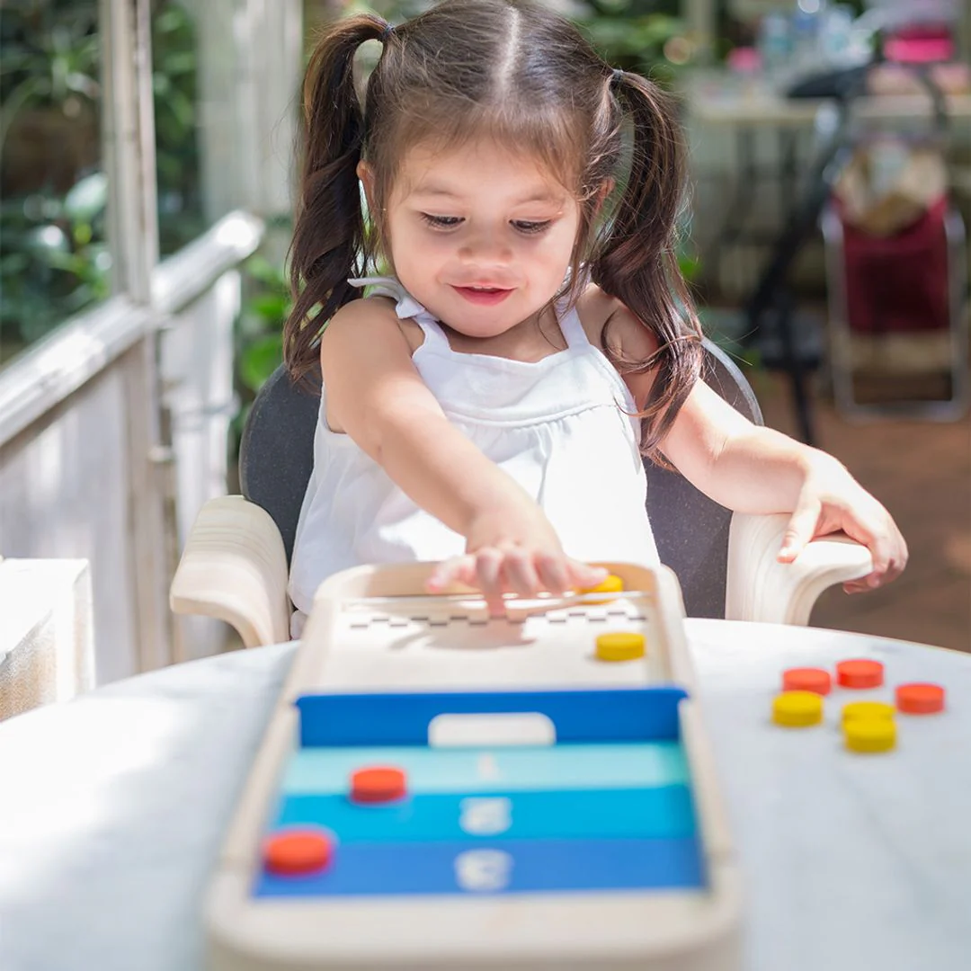 PlanToys 2-In-1 Shuffleboard Game - Image 4