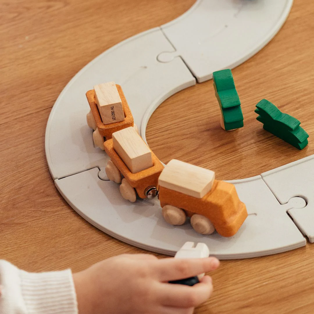 PlanToys Cargo Train - Image 6
