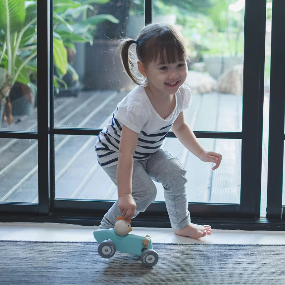 PlanToys Chicken Racing Car - Image 4