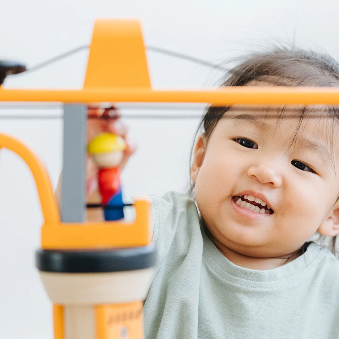 PlanToys Crane Set - Image 4