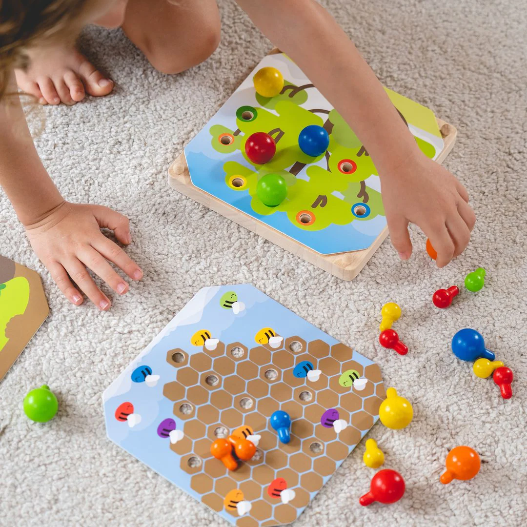 PlanToys Creative Peg Board - Image 2