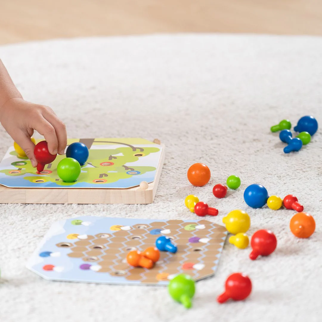 PlanToys Creative Peg Board - Image 4