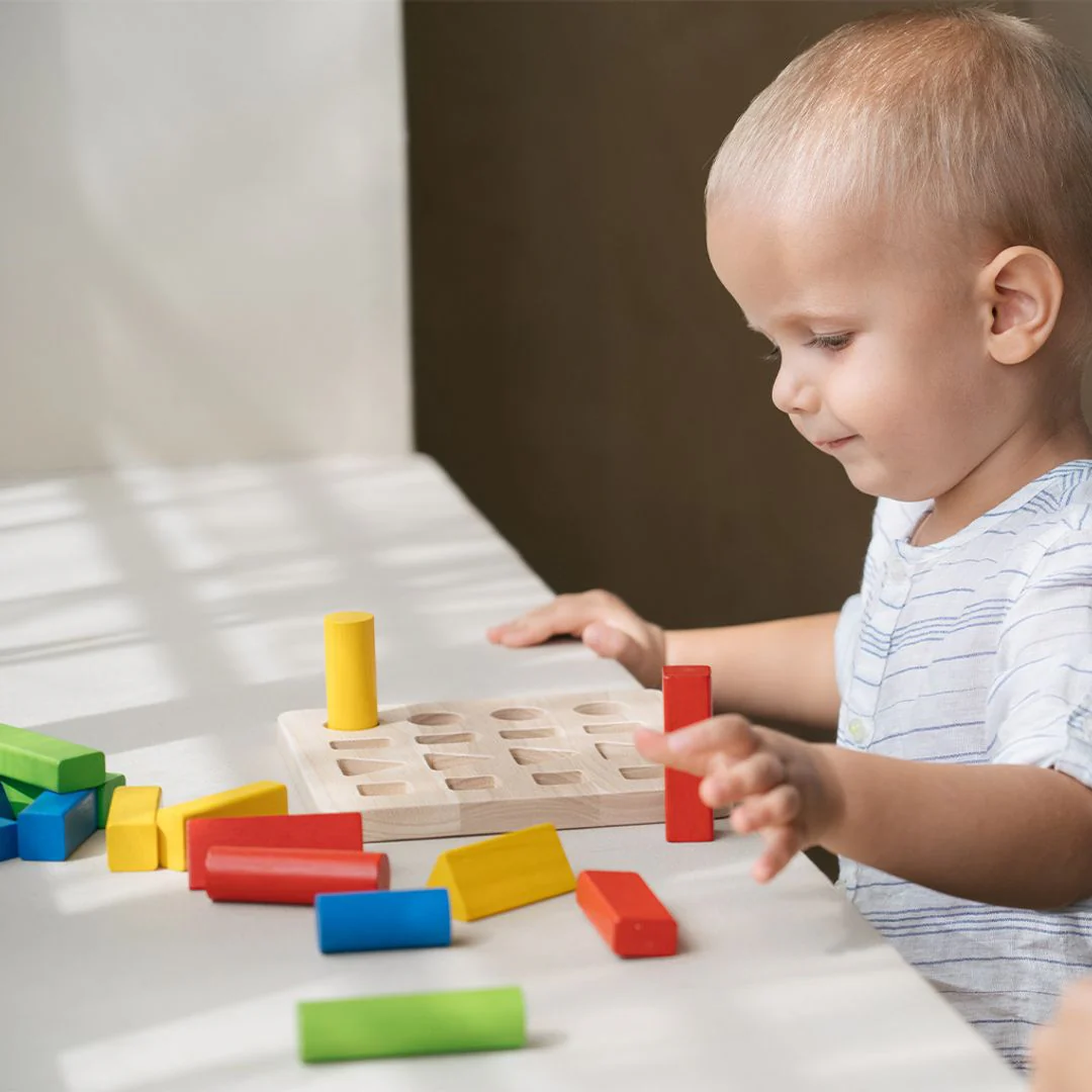 PlanToys Geometric Peg Board - Image 2