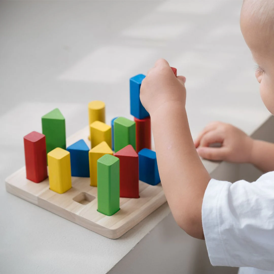 PlanToys Geometric Peg Board - Image 5