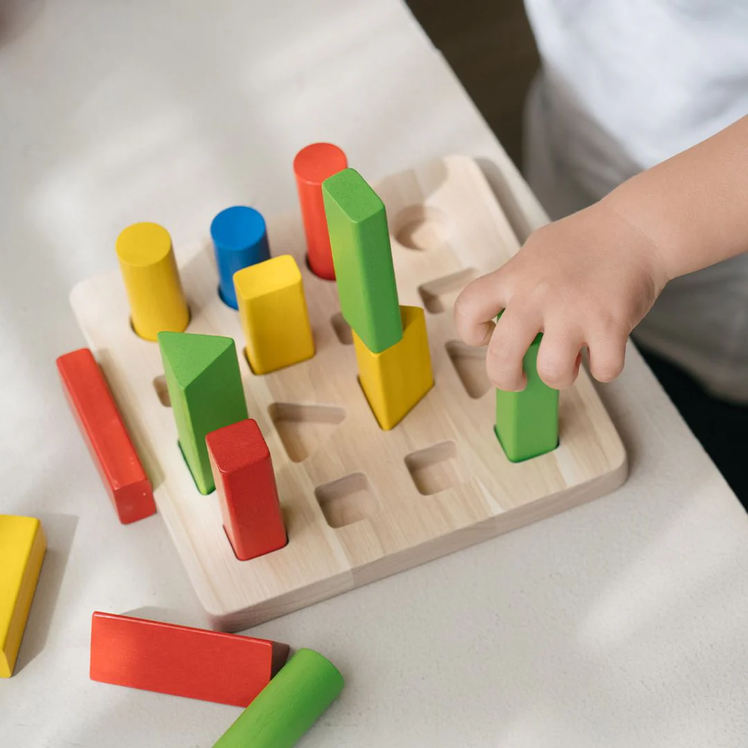 PlanToys Geometric Peg Board - Image 6