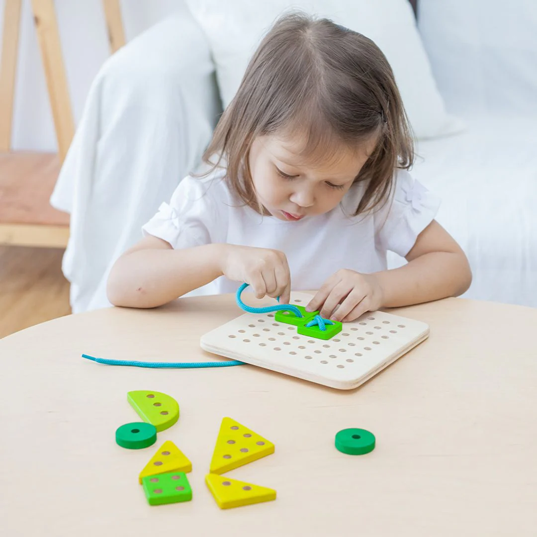 PlanToys Lacing Board - Image 5