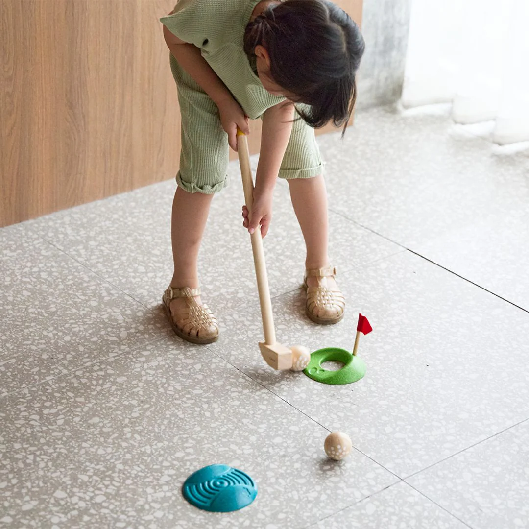 PlanToys Mini Golf - Full Set - Image 6