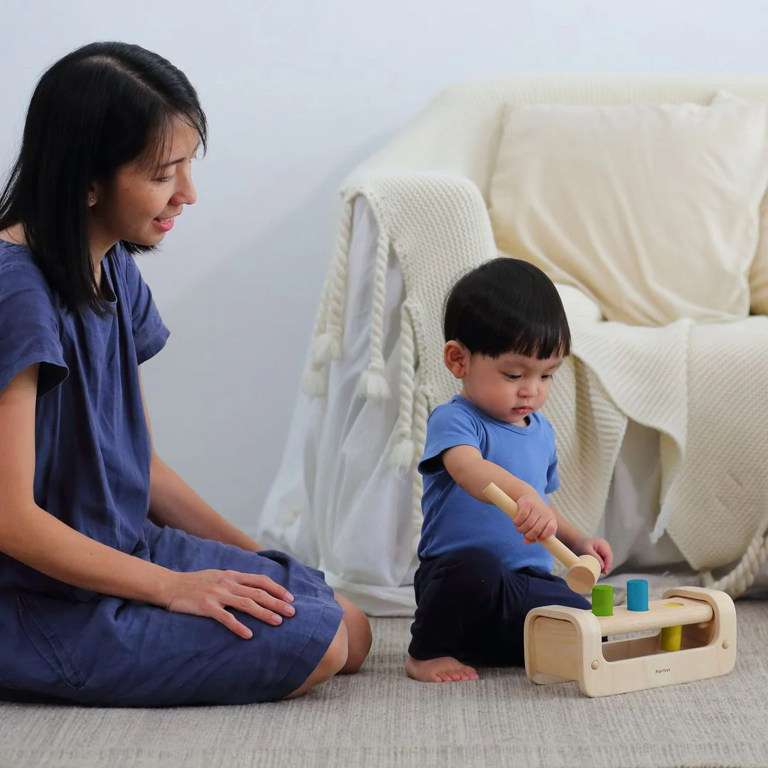 PlanToys Pounding Bench - Image 2