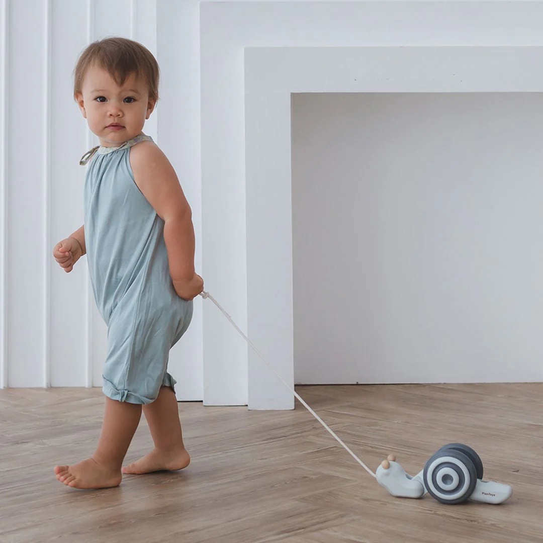 PlanToys Pull-Along Snail Mono - Image 3