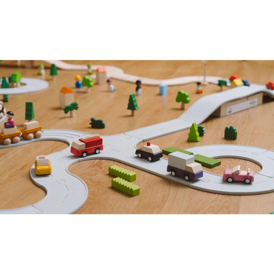 PlanToys Purple Delivery Truck - Image 4