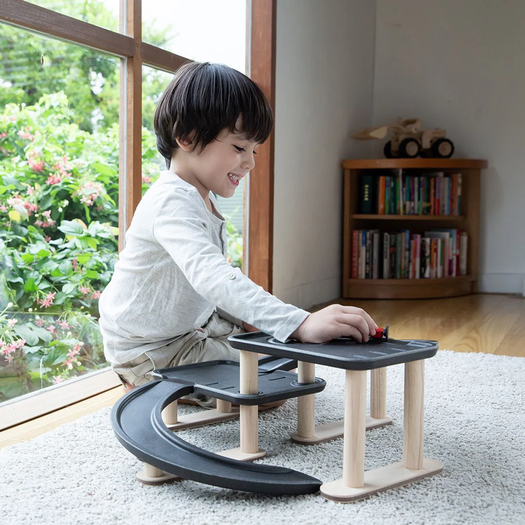PlanToys Race N Play Parking Garage - Image 4