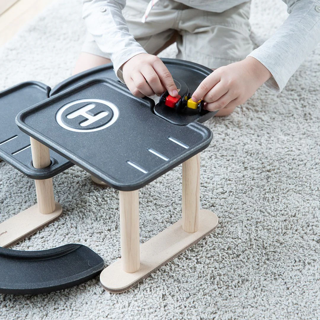 PlanToys Race N Play Parking Garage - Image 7