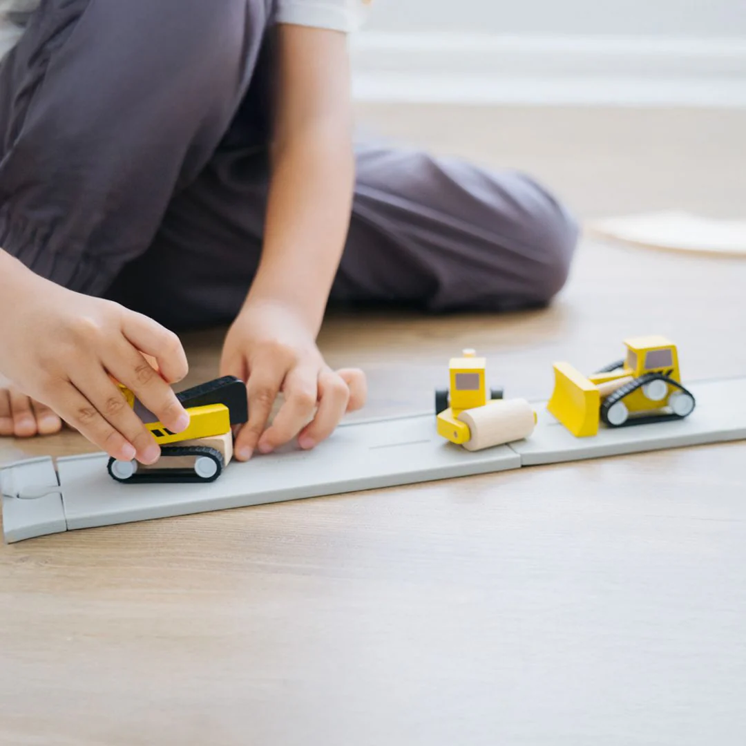 PlanToys Road Construction Set - Image 4