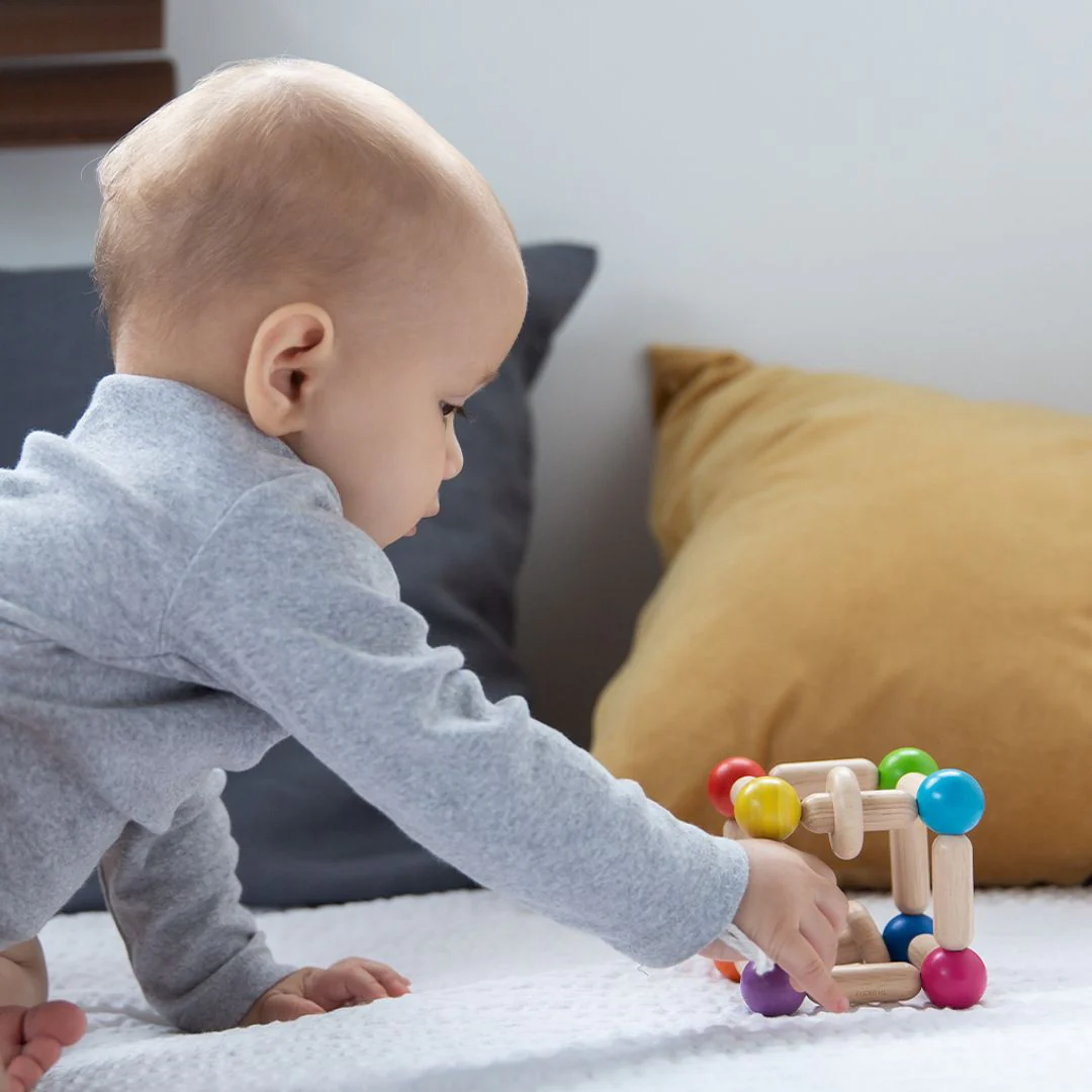 PlanToys Square Clutching Toy - Image 5