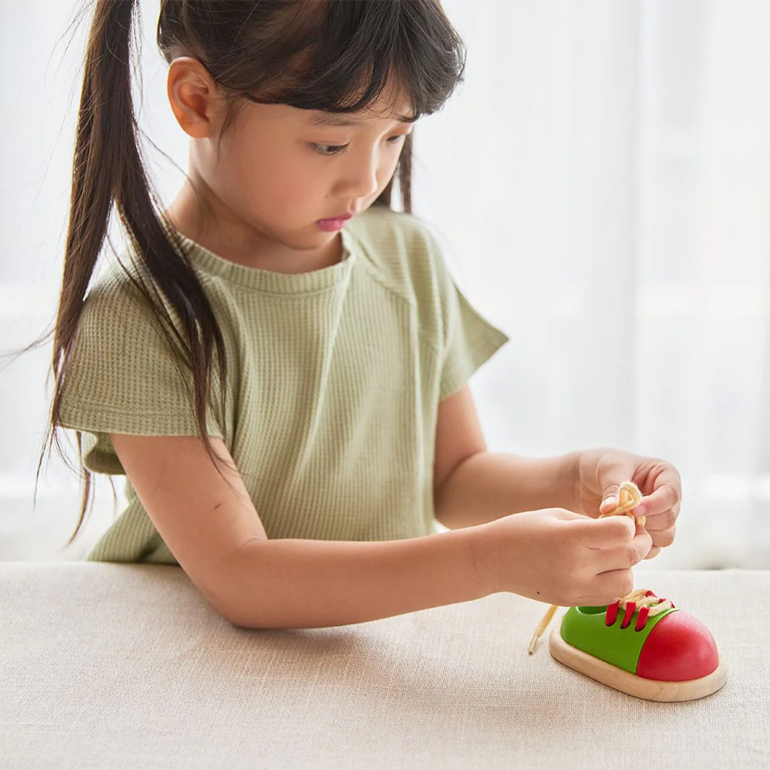 PlanToys Tie-Up Shoe - Image 4