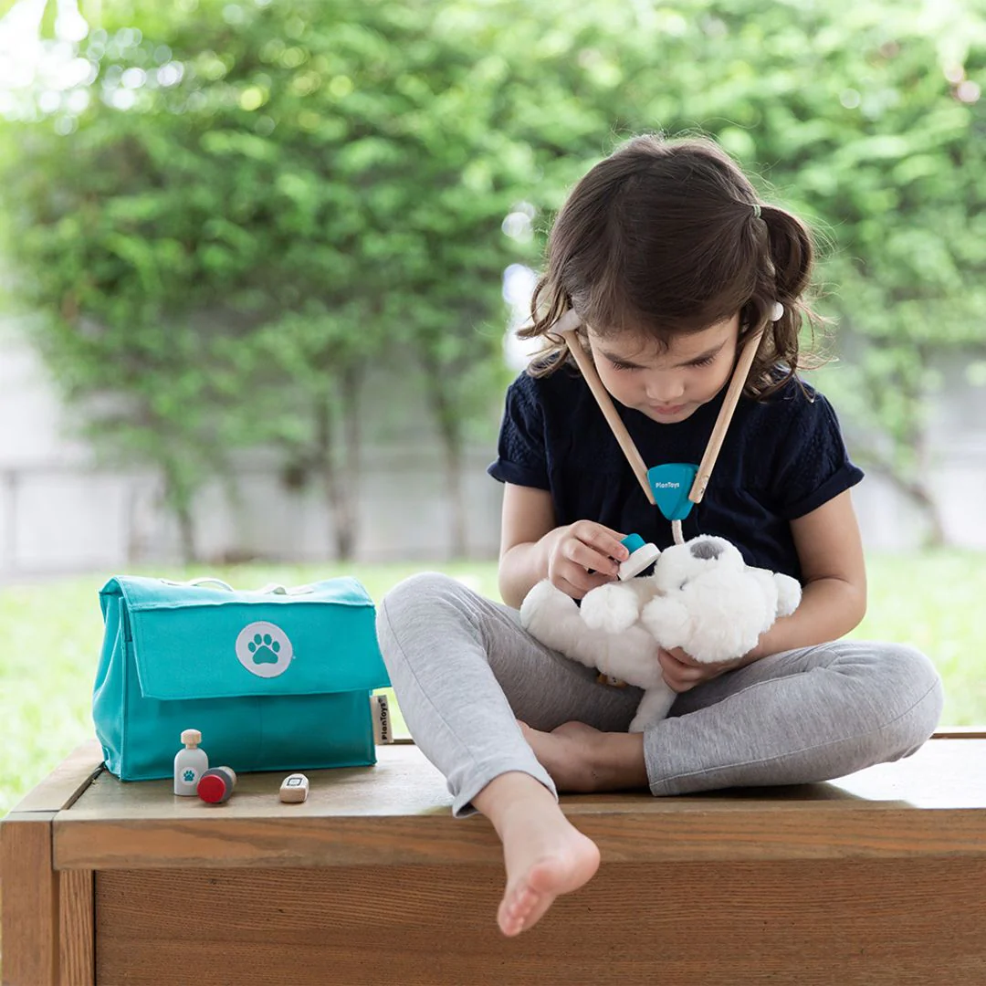 PlanToys Vet Set - Image 3