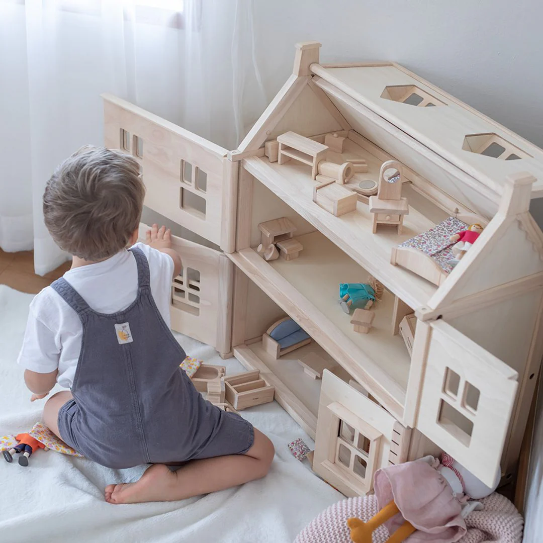 PlanToys Victorian Dollhouse - Image 2