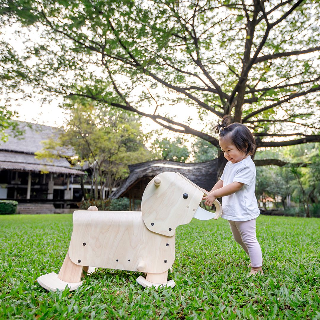 PlanToys Walking Elephant - Image 3