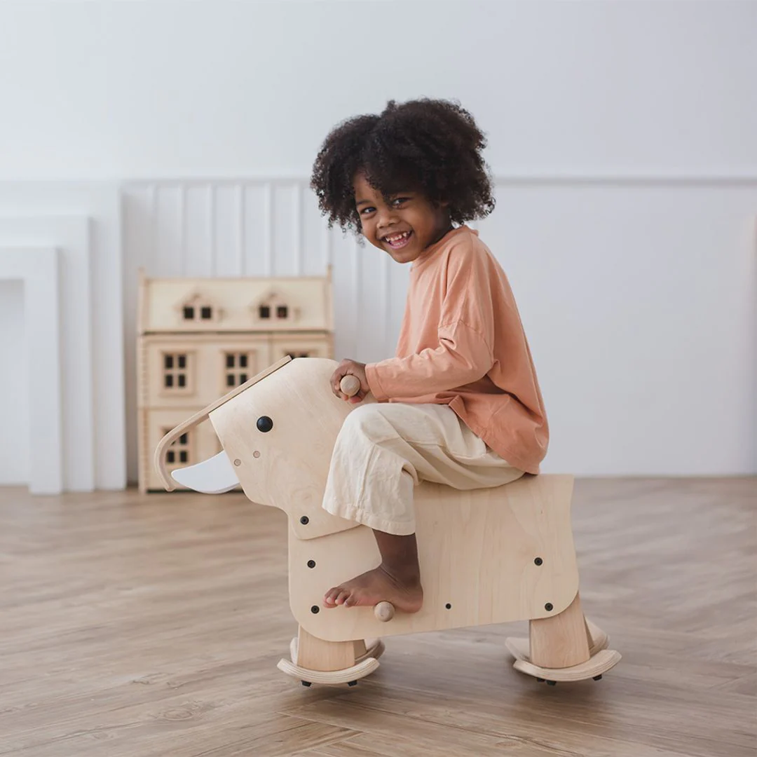 PlanToys Walking Elephant - Image 4
