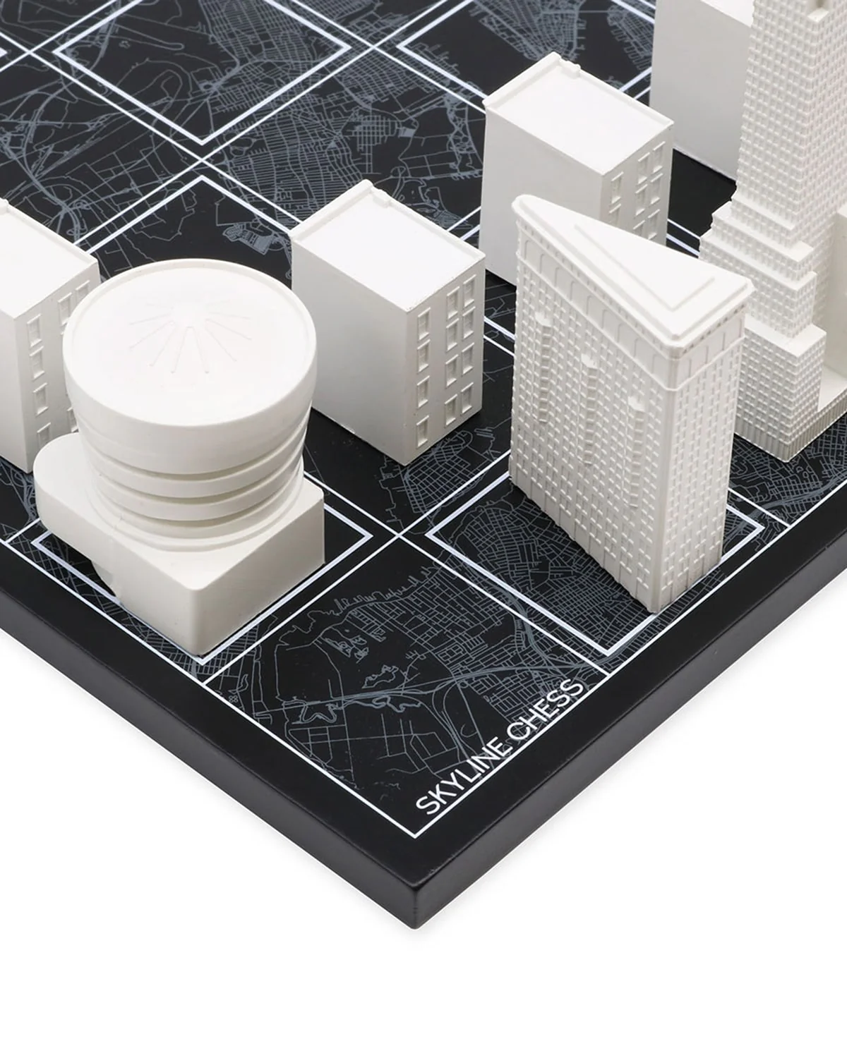 Skyline Chess Chess Set Acrylic NEW YORK Edition with Wood Map Board - Image 3