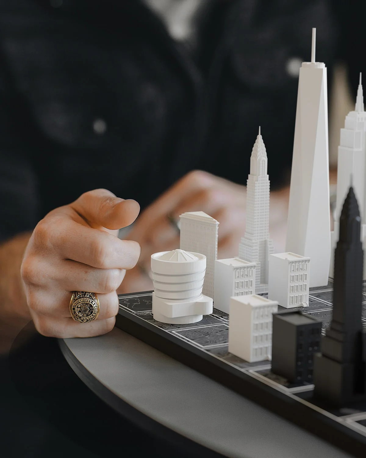 Skyline Chess Chess Set Acrylic NEW YORK Edition with Wood Map Board - Image 6