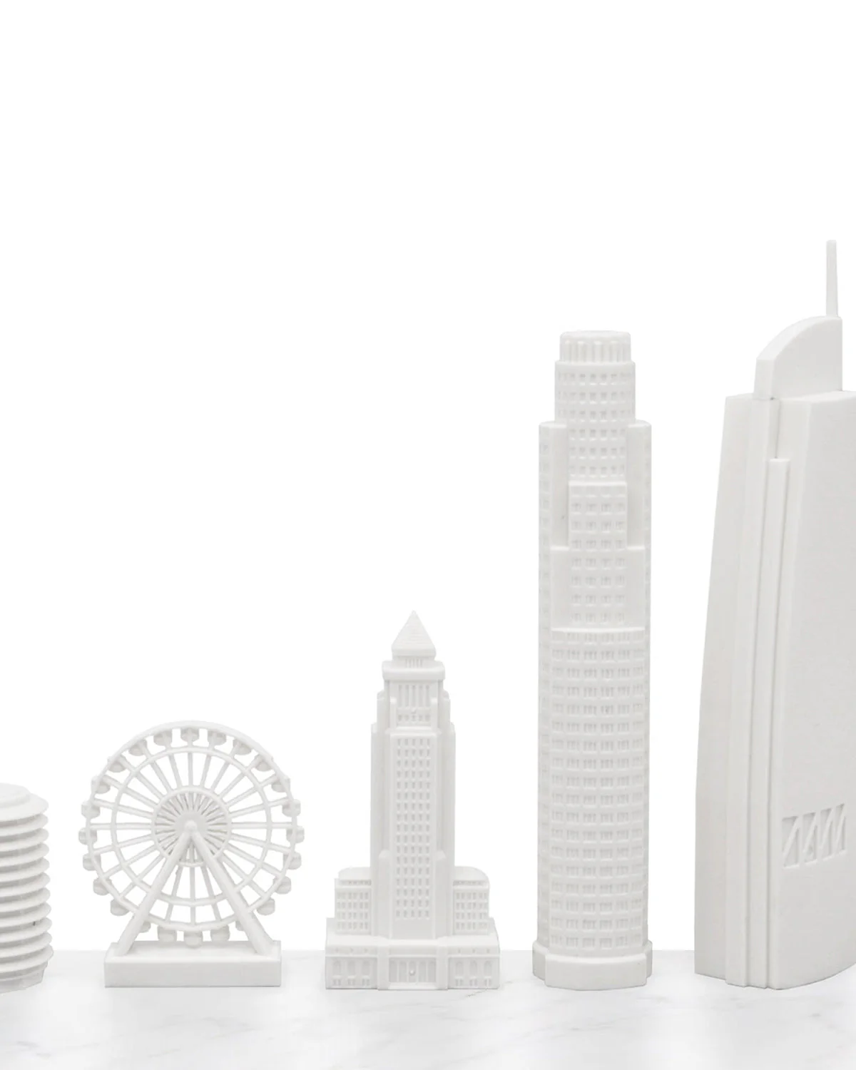 Skyline Chess Chess Set Acrylic NEW YORK vs LOS ANGELES Edition with Marble Hatch Board - Image 4