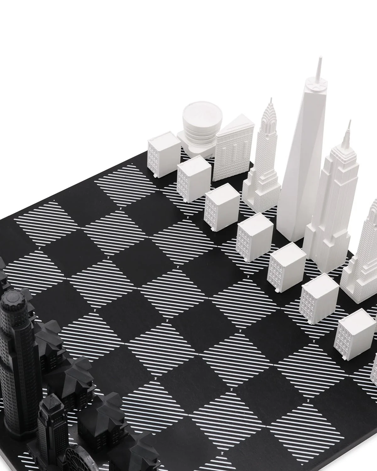 Skyline Chess Chess Set Acrylic NEW YORK vs LOS ANGELES Edition with Wood Hatch Board - Image 2