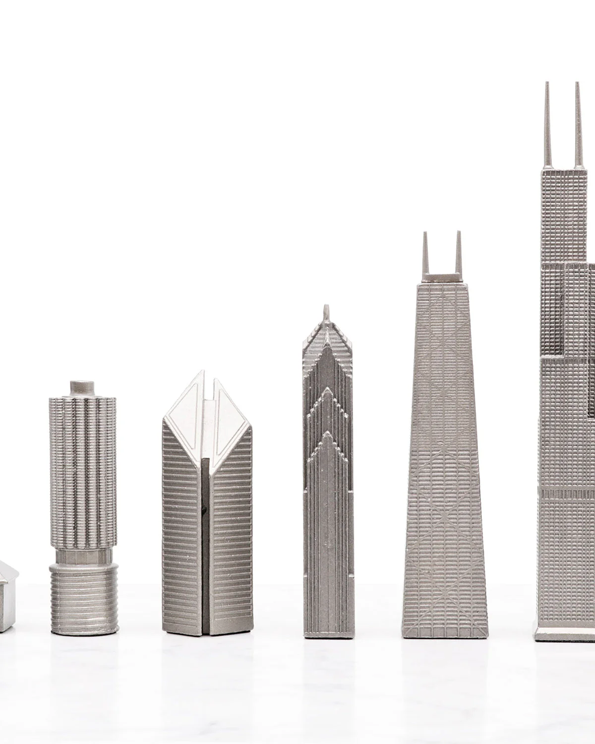 Skyline Chess Chess Set Stainless Steel CHICAGO Edition with Marble Hatch Board - Image 4
