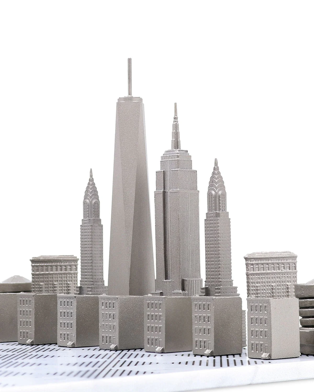 Skyline Chess Chess Set Stainless Steel NEW YORK Edition with Marble Hatch Board - Image 5