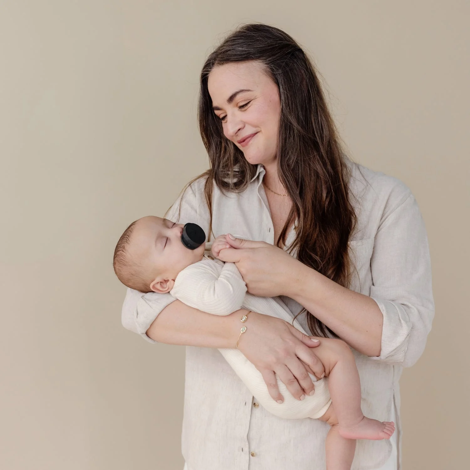 Soothe Beginnings 2 Pack Bundle: Newborn Pacifier Starter Kit - Image 7