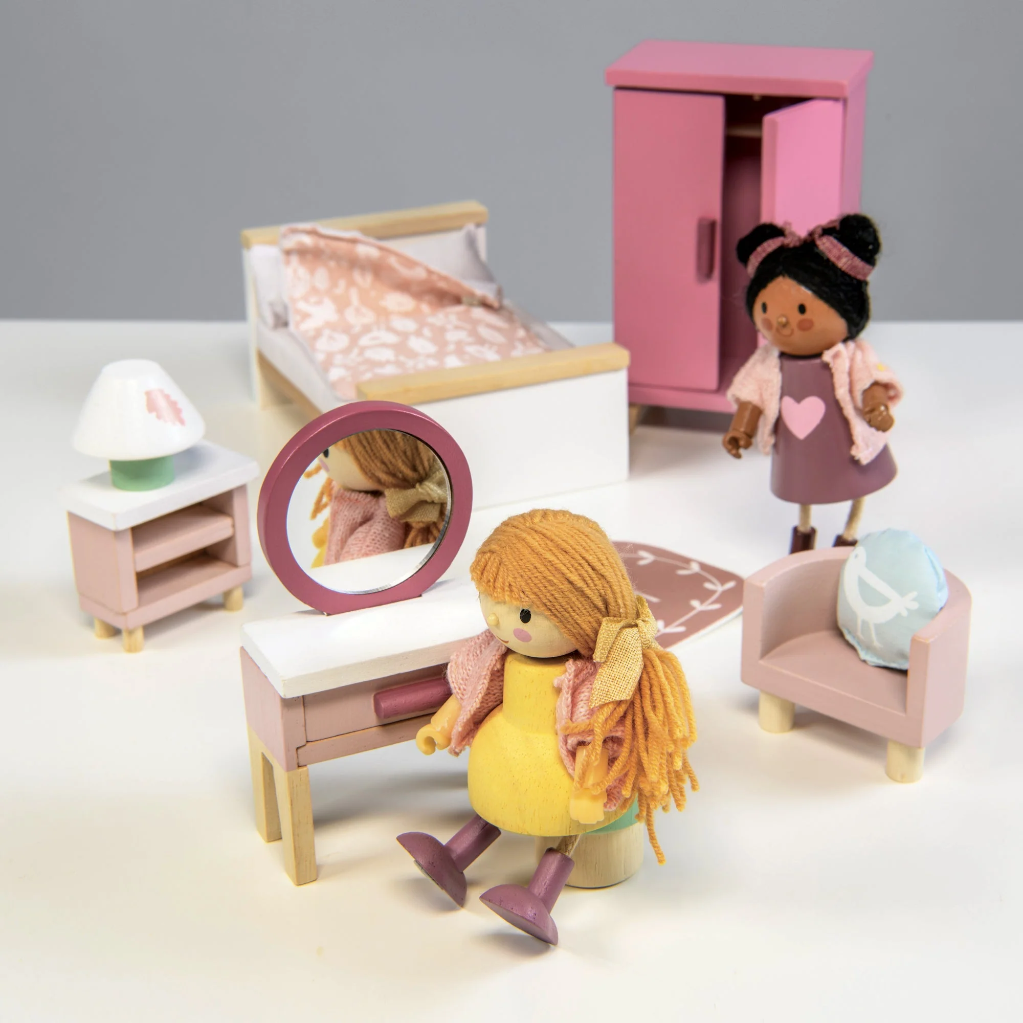 Tender Leaf Dolls House Bedroom Furniture - Image 5