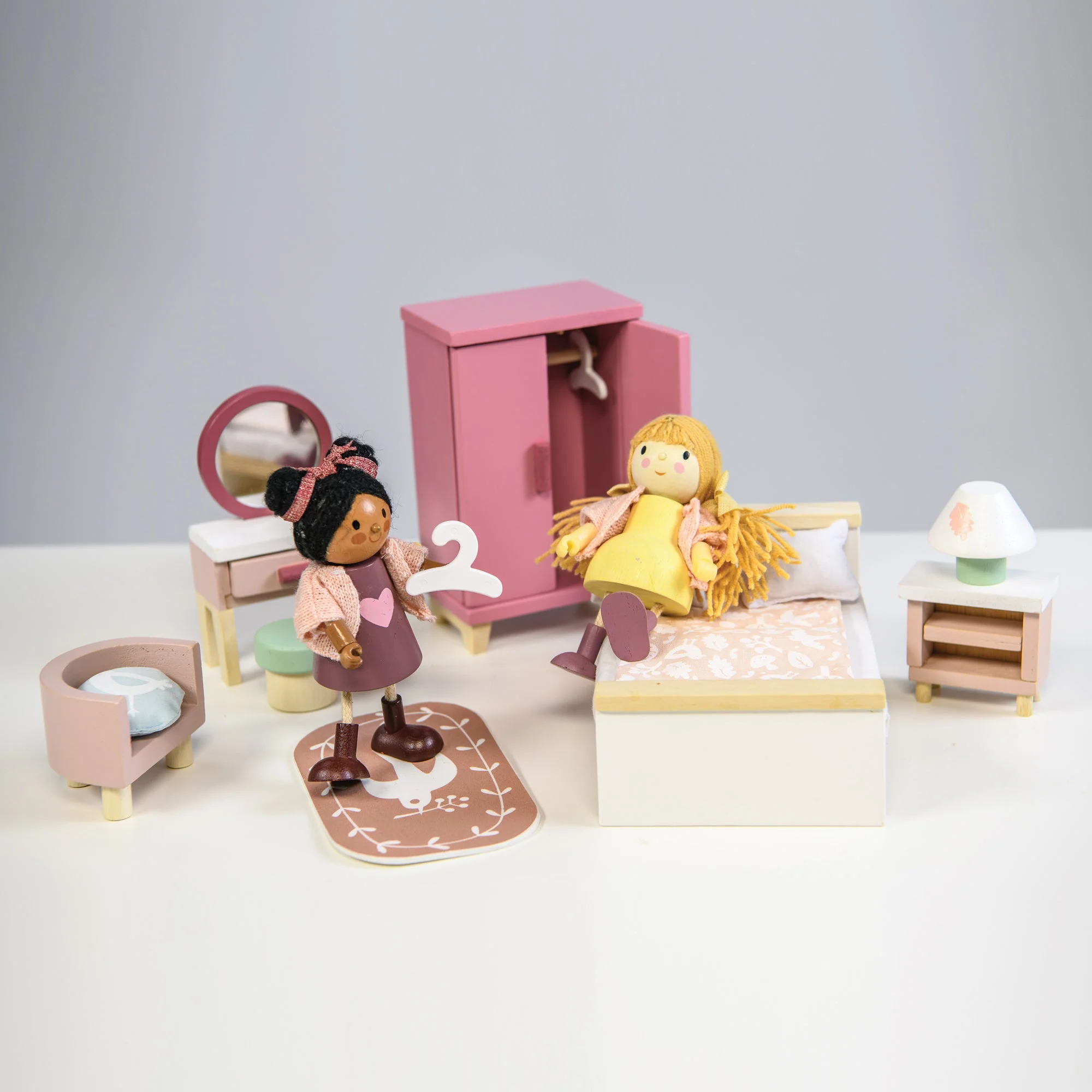 Tender Leaf Dolls House Bedroom Furniture - Image 6