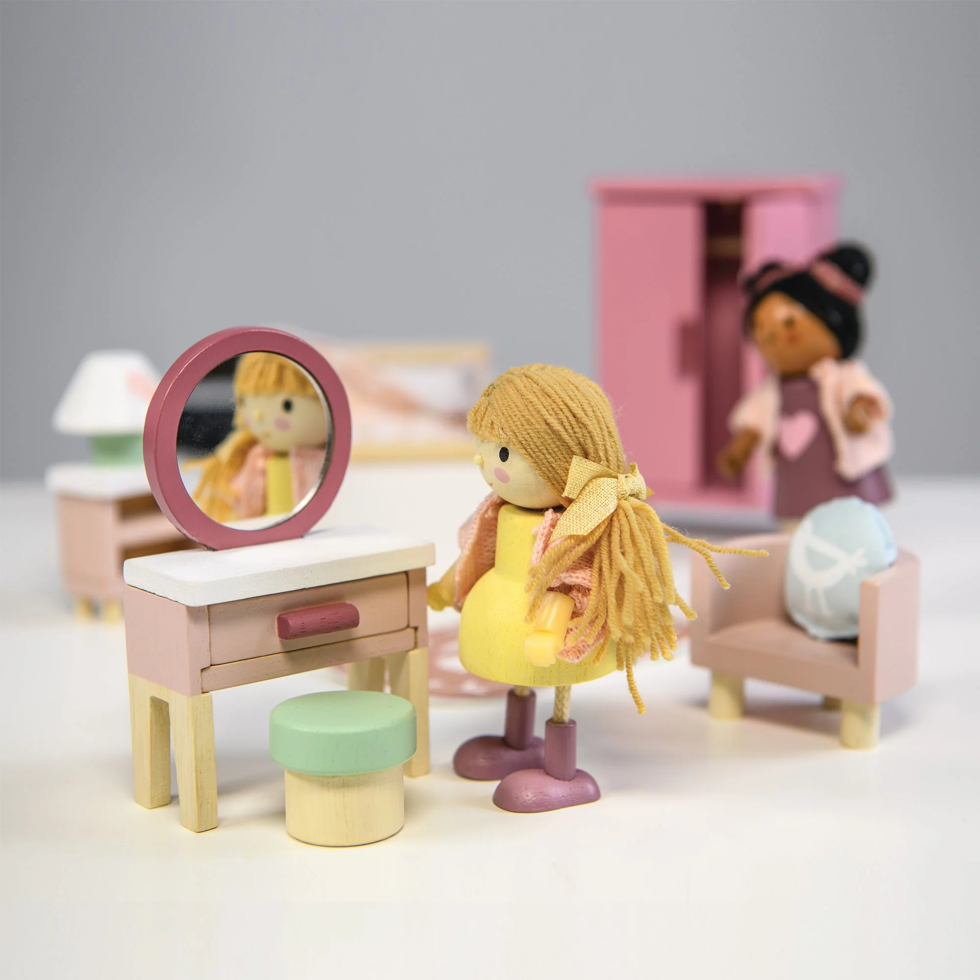 Tender Leaf Dolls House Bedroom Furniture - Image 7