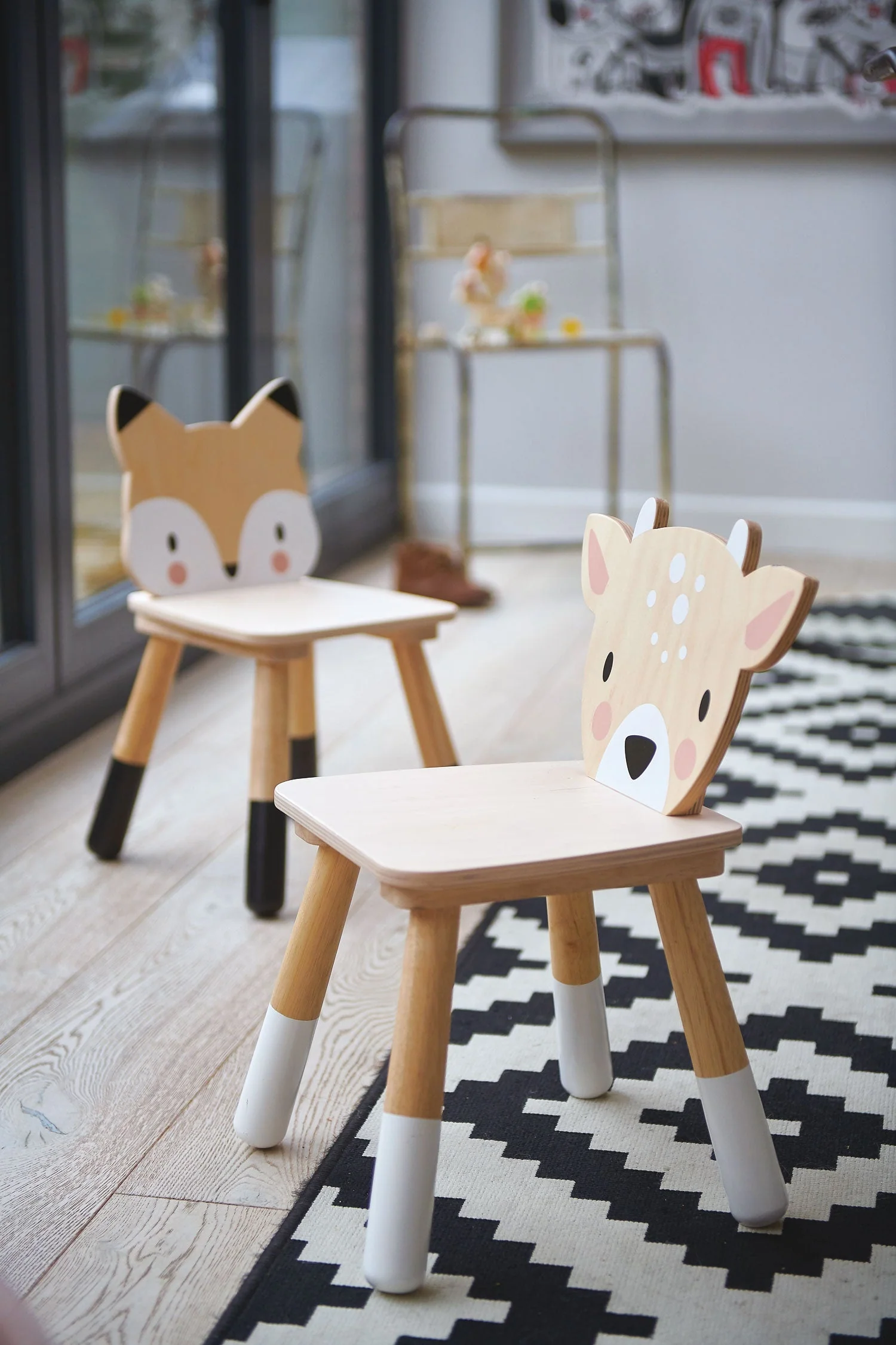 Tender Leaf Forest Fox Chair - Image 4