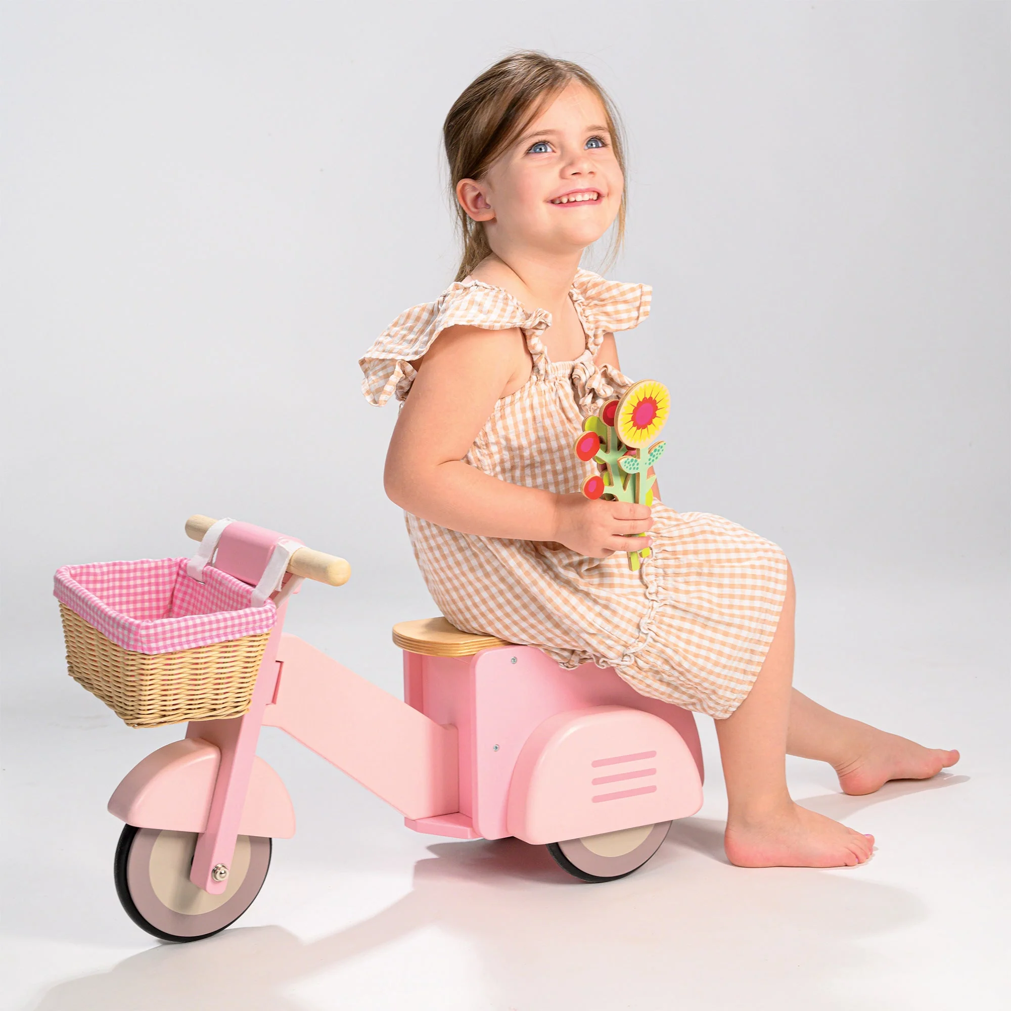 Tender Leaf Scooter with Basket - Image 4