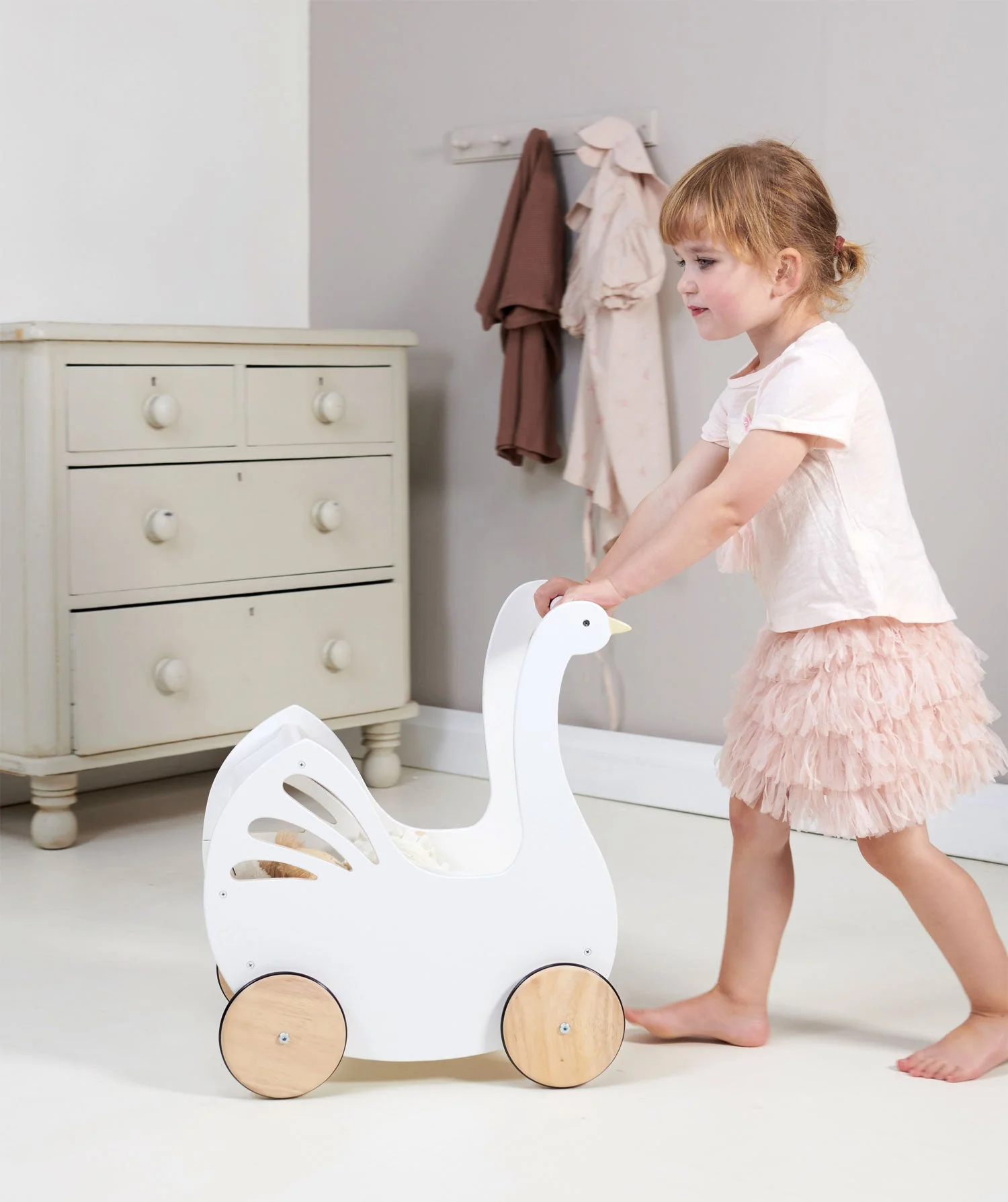 Tender Leaf Sweet Swan Pram - Image 7