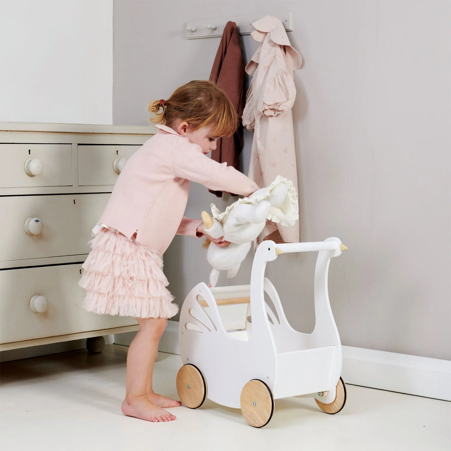 Tender Leaf Sweet Swan Pram - Image 8