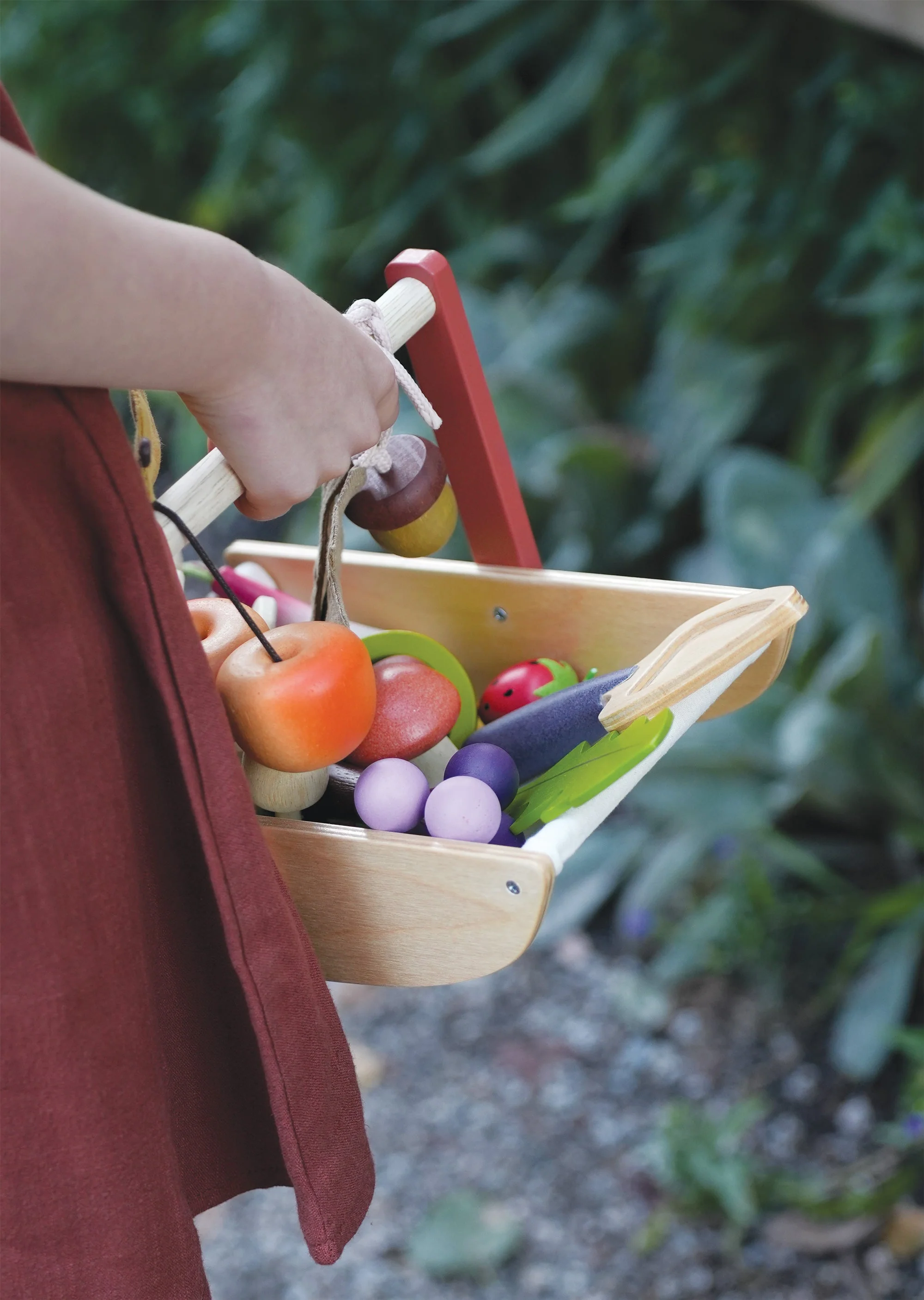 Tender Leaf Wild Wood Foraging Trug - Image 7
